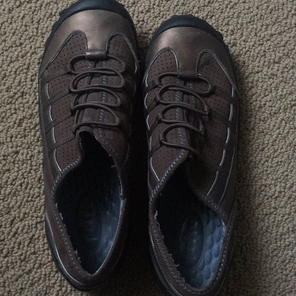 PRIVO BY CLARKS WOMENS SHOE Sofrito Brown Nubuck